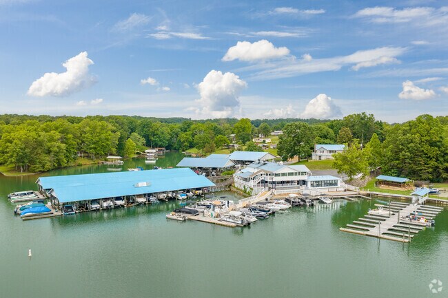 Crazy Horse Marina in North Shore offers boat rentals, lakeside dining, and access to Smith Mountain Lake.