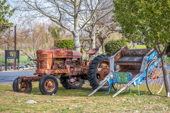You can really feel the vibe with old tractors as decorations in Vineyard.
