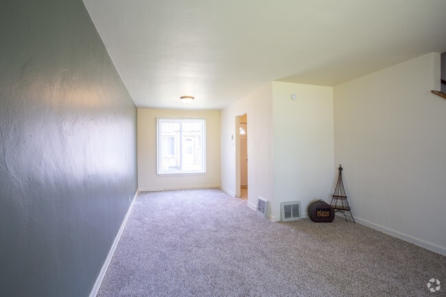 2BR,1BA,980SF _ North Star