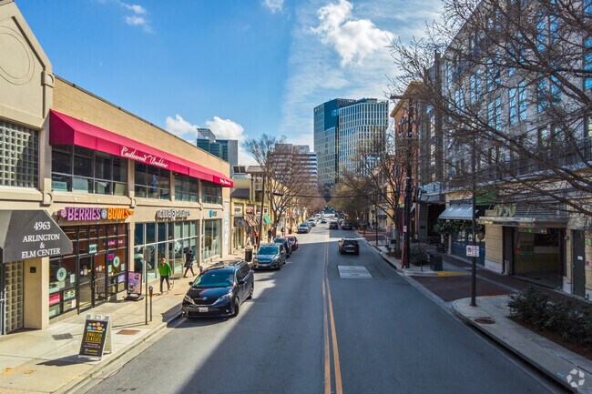 Bustling streets of Edgemoor, in close proximity to Downtown Bethesda.