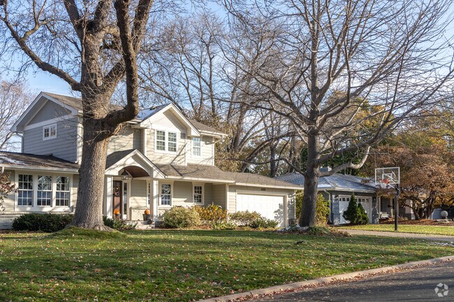 Many streets in Lake Cornelia are lined with mature trees.