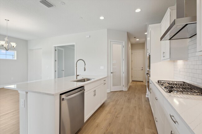 35617 Stableton Ln, Zephyrhills, FL 33541 - photo 7