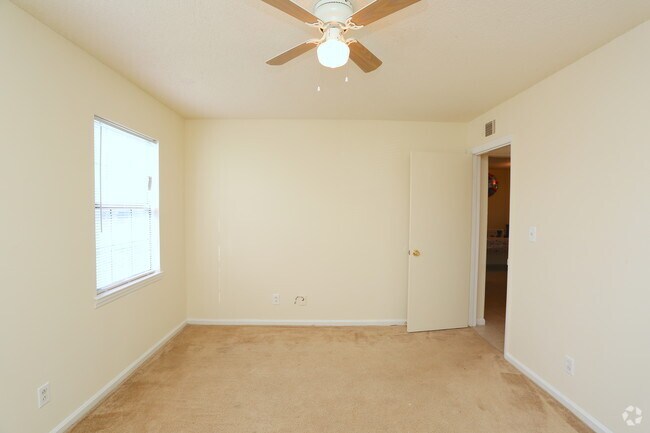 Hidden Lakes, Macon, GA 31204 - photo 5