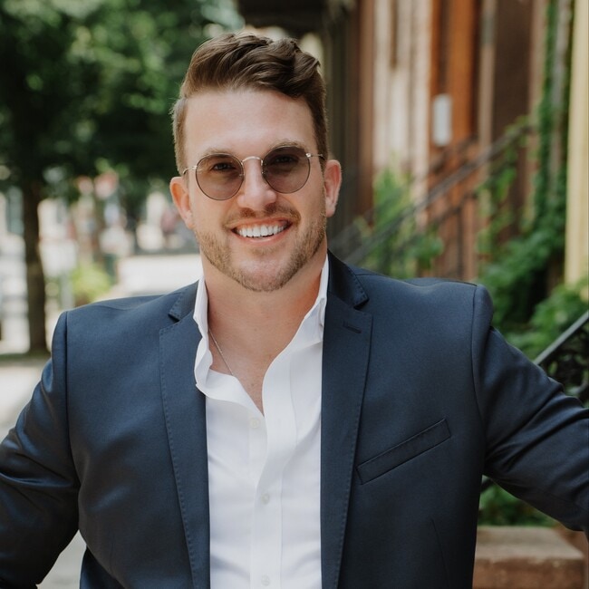 Agent Photo