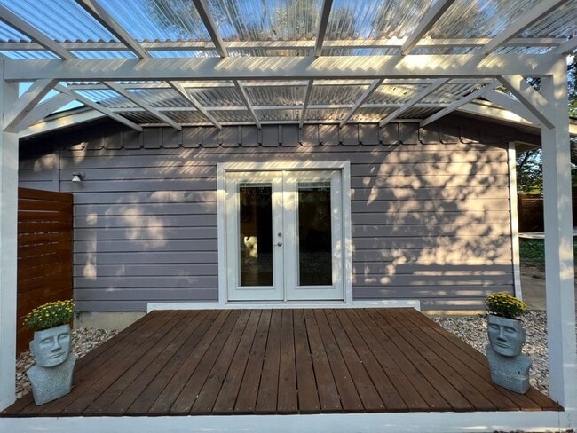 211 Lessin Ln, Austin, TX 78704 - photo 3