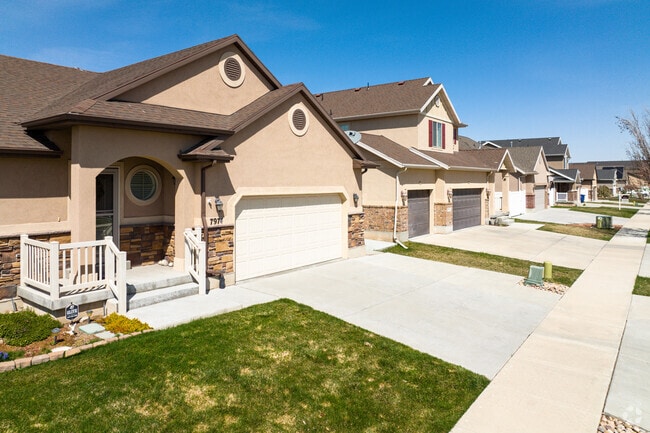 The Charm of Tan Stucco Homes in Cobble Creek Neighborhood
