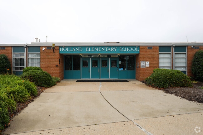 Holland Elementary School building front entrance