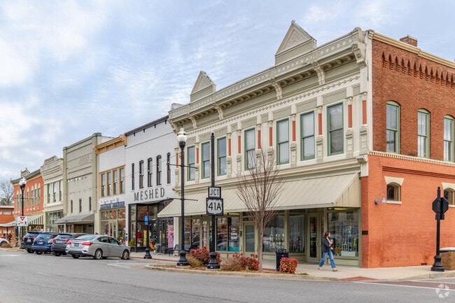 Locals can walk to shops on 1st. Avenue in Downtown Winchester..