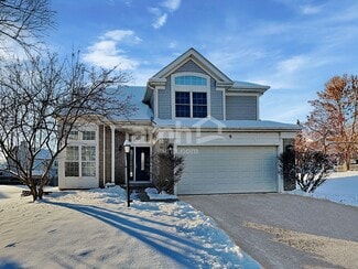 9 Deer Creek Ct, Lake in the Hills, IL 60156