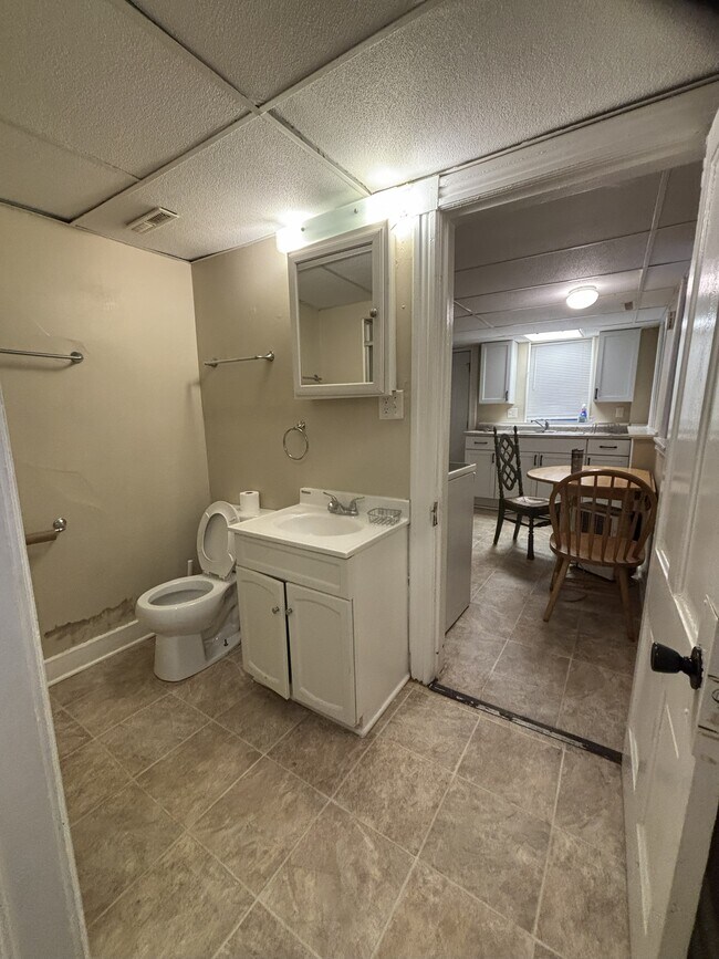 318 N 41st St unit 318B, Milwaukee, WI 53208 - photo 7