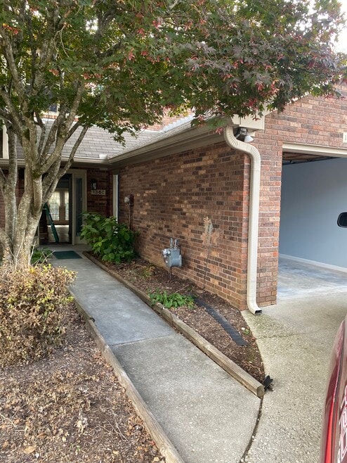 136 Durwood Rd, Knoxville, TN 37922 - photo 1