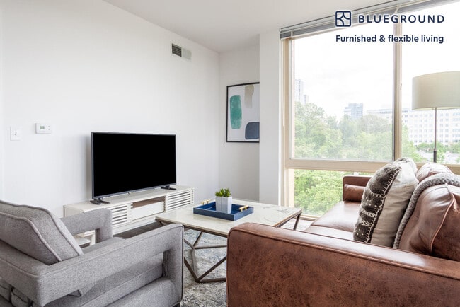 8421 Broad St unit FL7-ID815, McLean, VA 22102 - photo 3