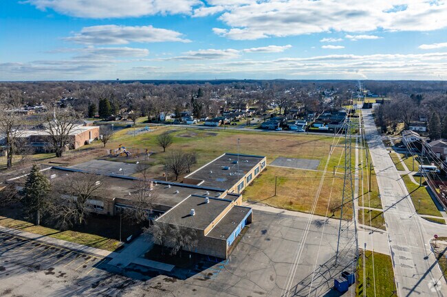 Aerial view of Clarence Randall Elementary School.