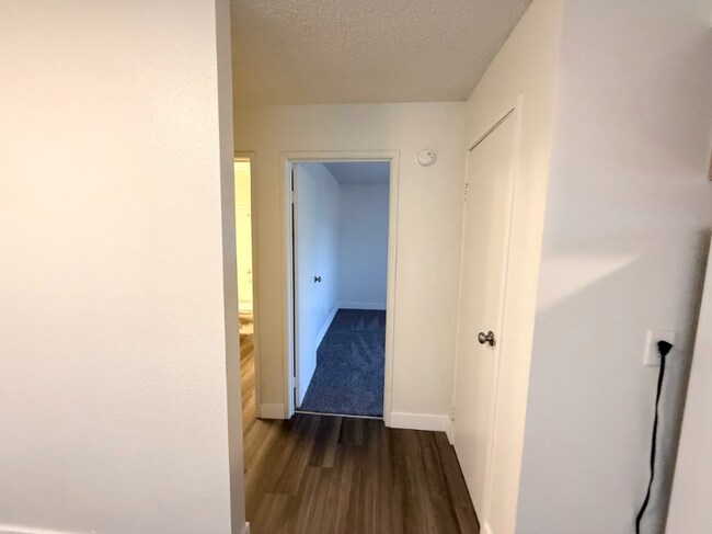 1750 Karen Ave unit 1, Las Vegas, NV 89169 - photo 3