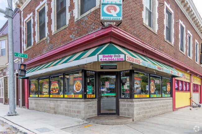 Stop in for a sandwich or a hot dinner to take home from Daddys Subz in Midtown Milwaukee.