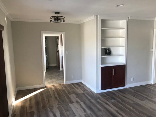 1742 W 83rd St unit 4, Los Angeles, CA 90047 - photo 4