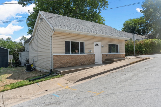 800 N 4th St, Saint Charles, MO 63301 - photo 3