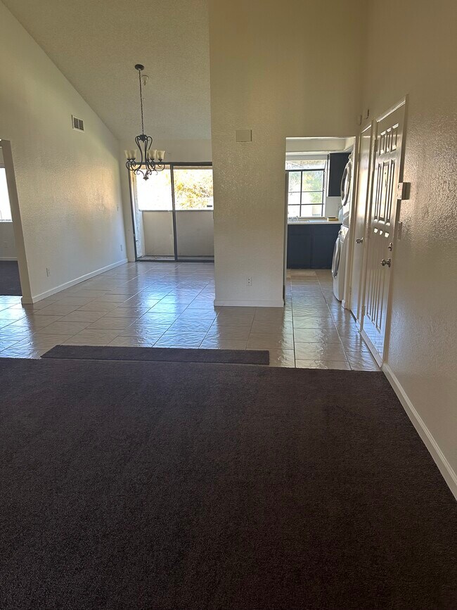 44406 15th St E unit 7, Lancaster, CA 93535 - photo 3