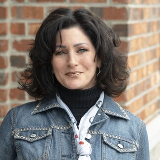 Shari Reynolds