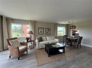 190 Pebble Beach Blvd, Naples, FL 34113