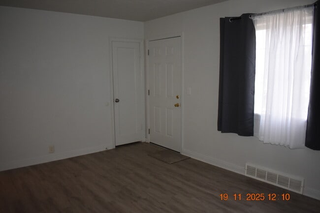 5321 Pratt St, Omaha, NE 68104 - photo 2