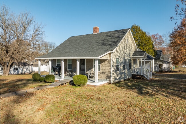 Many Historic Downtown Bemis homes feature front porches.