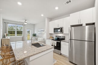 4413 Oak Vista Ln, Pace, FL 32571