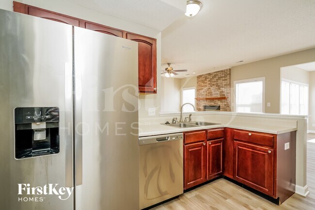 1675 Juniper Ln, Greenwood, IN 46143 - photo 6