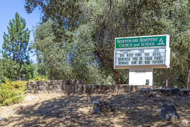 Welcome to Oakhurst Seventh-day Adventist School in Oakhurst.