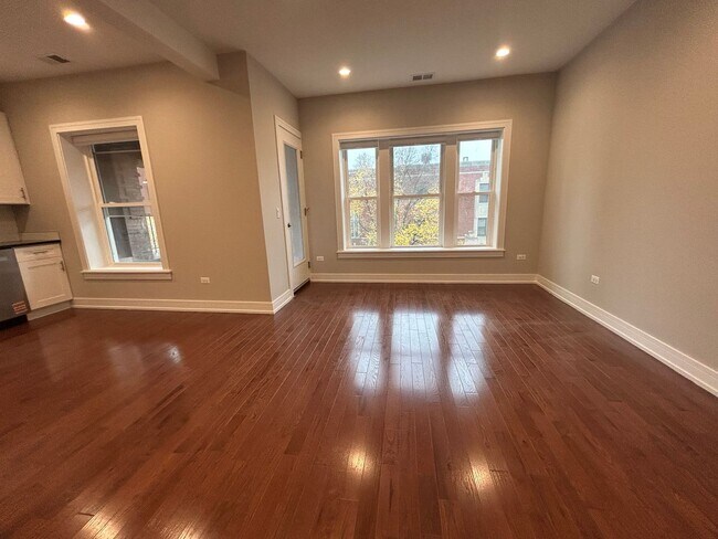 1712 W Lunt Ave unit 1710-3, Chicago, IL 60626 - photo 5