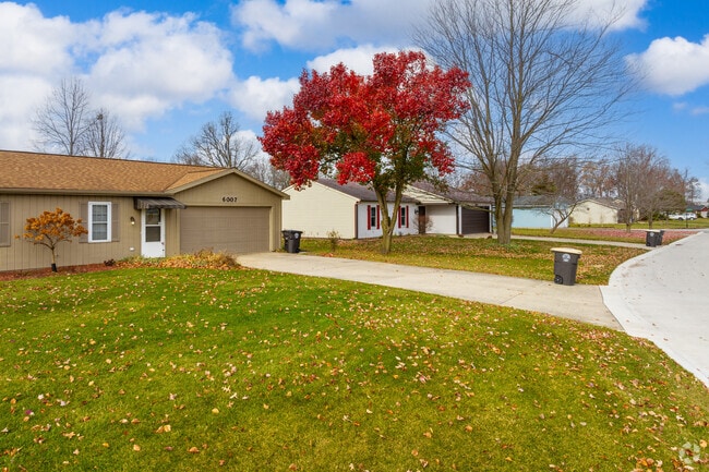 Residents of Fort Wayne's Brandonwood enjoy close proximity to shopping and restaurants.