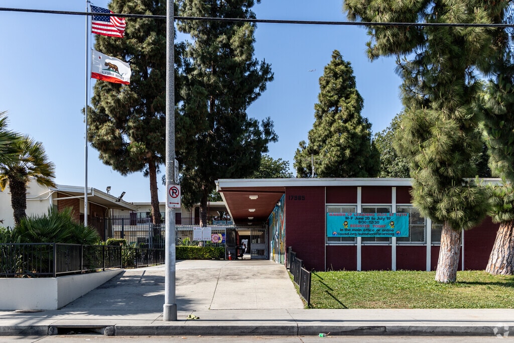 One Hundred Twelfth Street Elementary serves grades K-5.