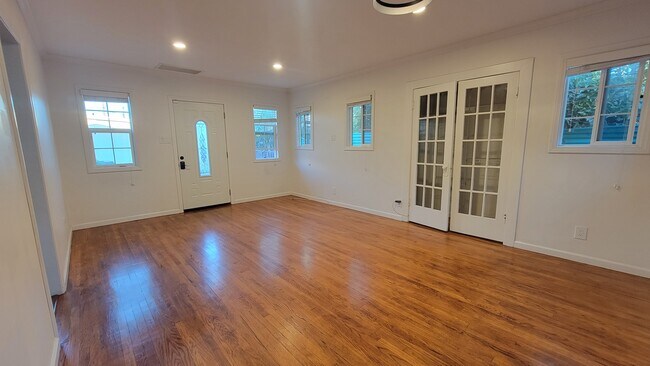 1243 N Alexandria Ave unit 2, Los Angeles, CA 90029 - photo 4