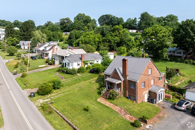 Most of the older homes feature fireplaces.