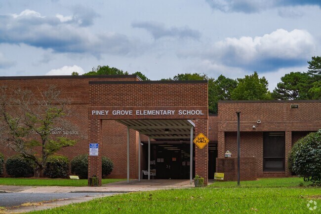 Entry shot for Piney Grove Elementary.
