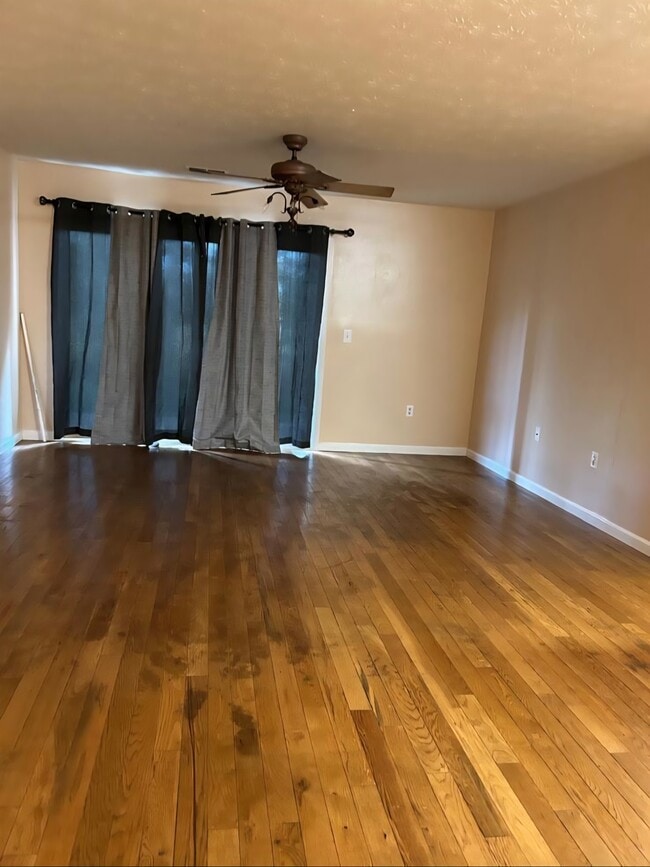 233 Legends Creek Place Unit 102, Indianapolis, IN 46229