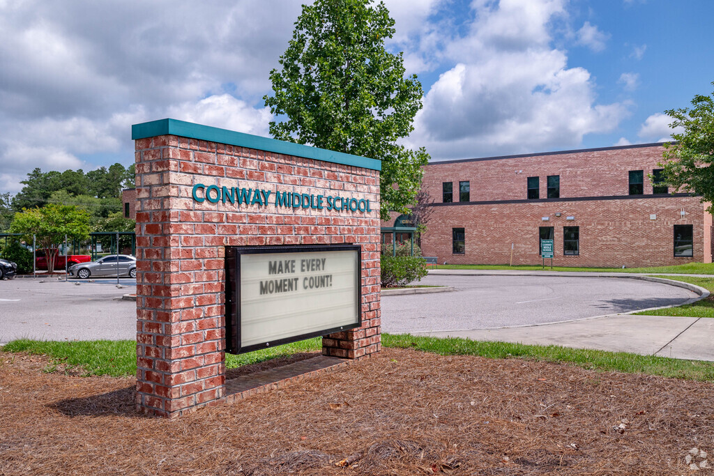 Conway Middle School in Conway prepares students for higher education.