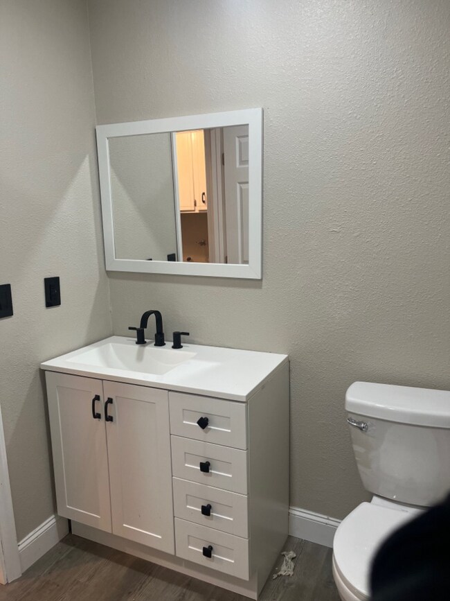 1331 N Cloverleaf Place Unit A, Porterville, CA 93257