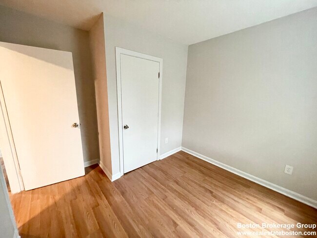 92 Hammond St unit 4, Roxbury Crossing, MA 02120 - photo 6