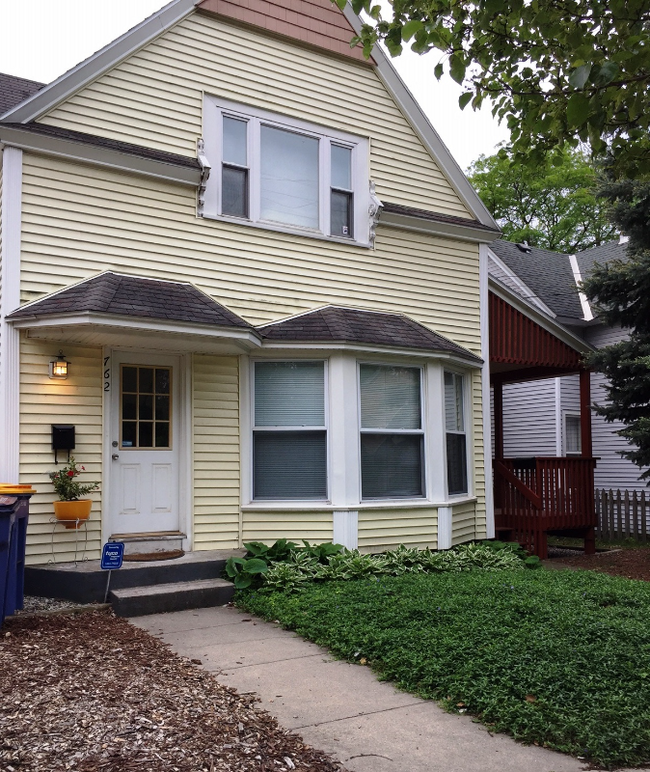 760 Fulton St E Unit 1, Grand Rapids, MI 49503