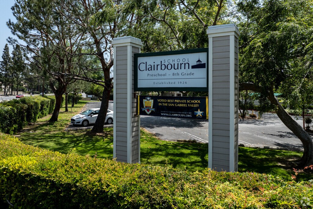 Clairbourn School's motto is 