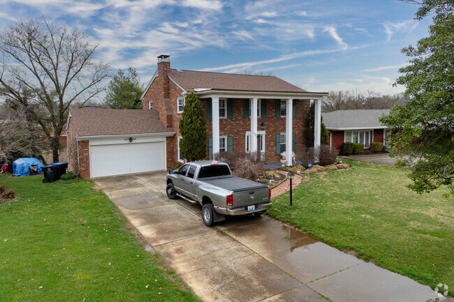 The beautiful Colonial Revival style homes of Bashford Manor are a sight to behold.