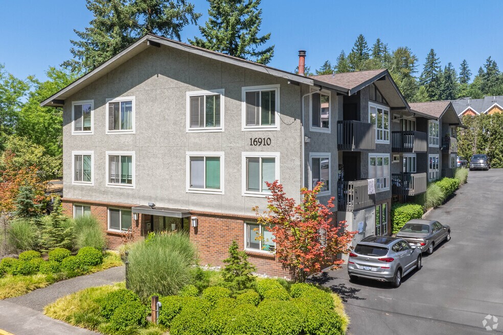 Quiet Family-Friendly Living In Downtown Redmond, Redmond, WA 98052 - photo 2