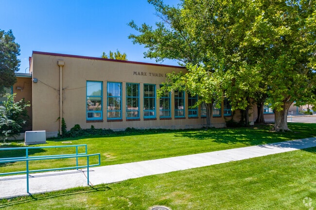 Discover excellence in education at Mark Twain Elementary in Albuquerque.