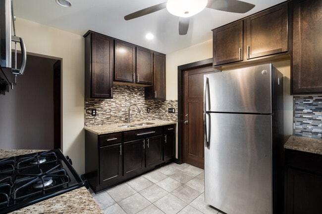 1298 N 68th St unit Upper, Milwaukee, WI 53213 - photo 7