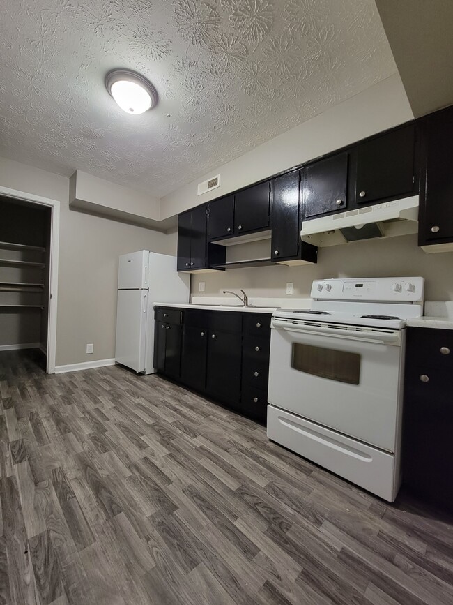 2 bedroom kitchen