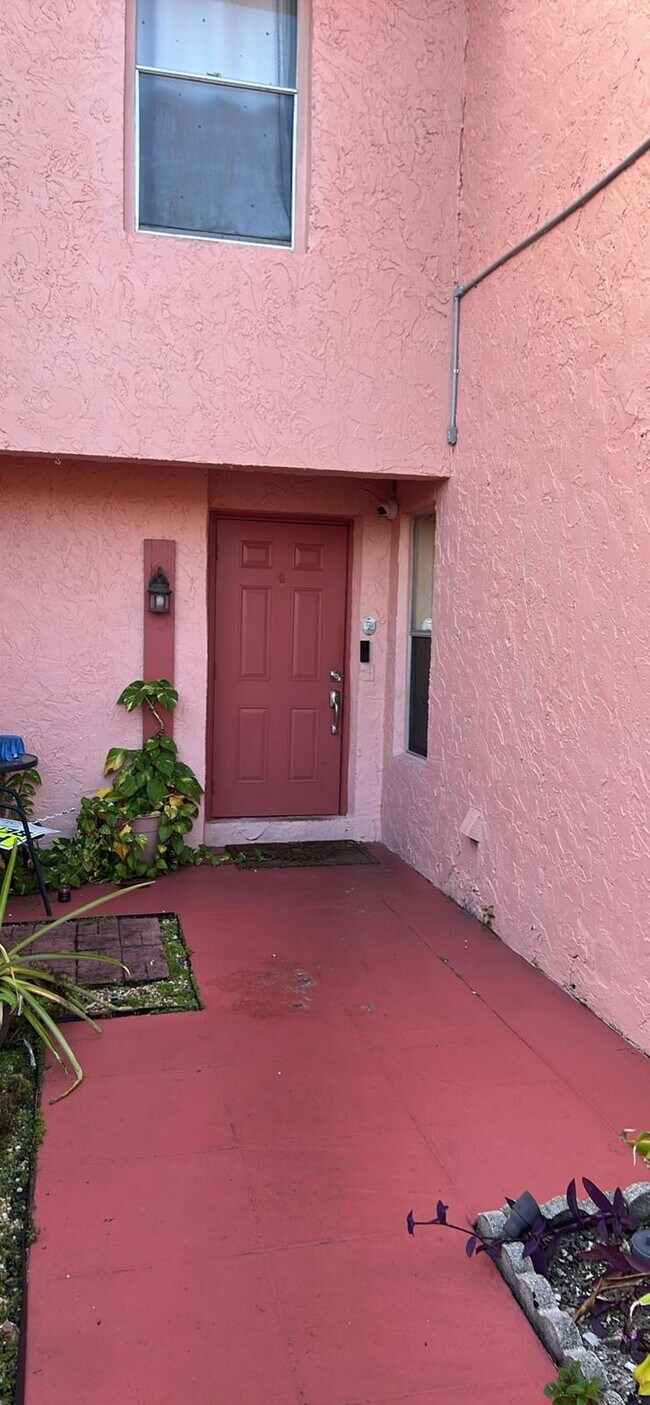 5618 NW 16th St, Lauderhill, FL 33313 - photo 2