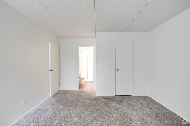 2BR, 2BA - 1,200SF - Bedroom