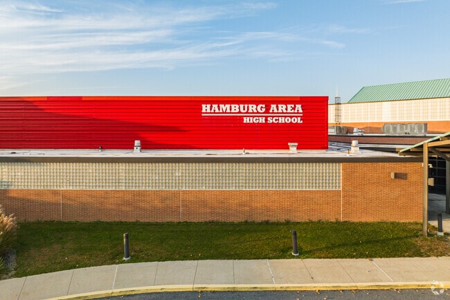 Capturing the essence of education in Hamburg, where curiosity meets classroom.