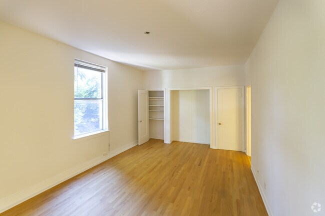 1BR, 1BA - 700 SF - #207